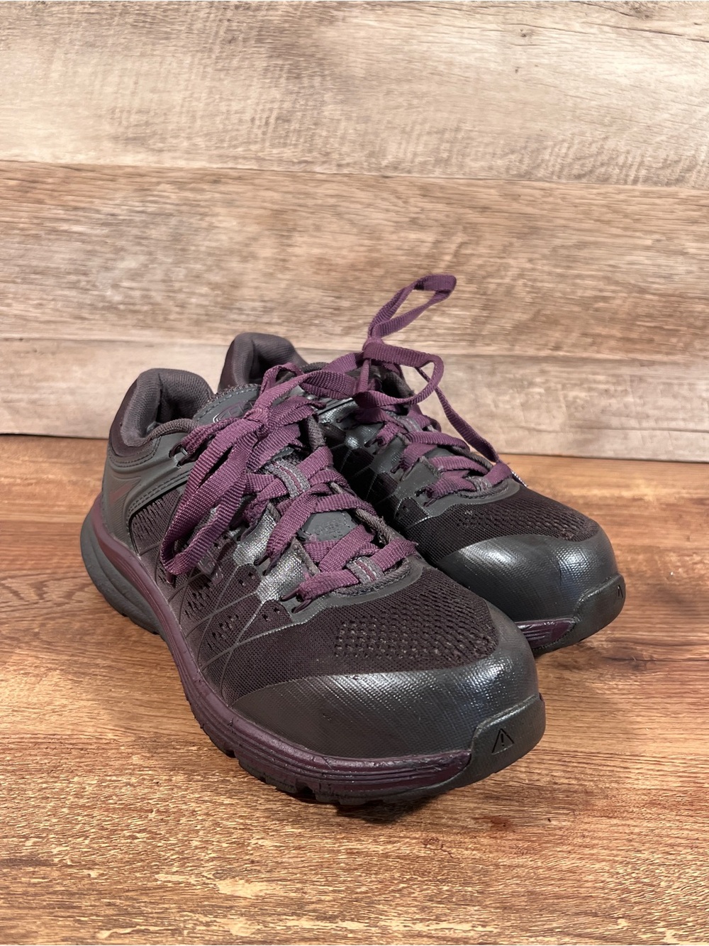KEEN Utility Women's Vista Energy Low Height Carbon Fiber Toe Work Safety Shoe.‎